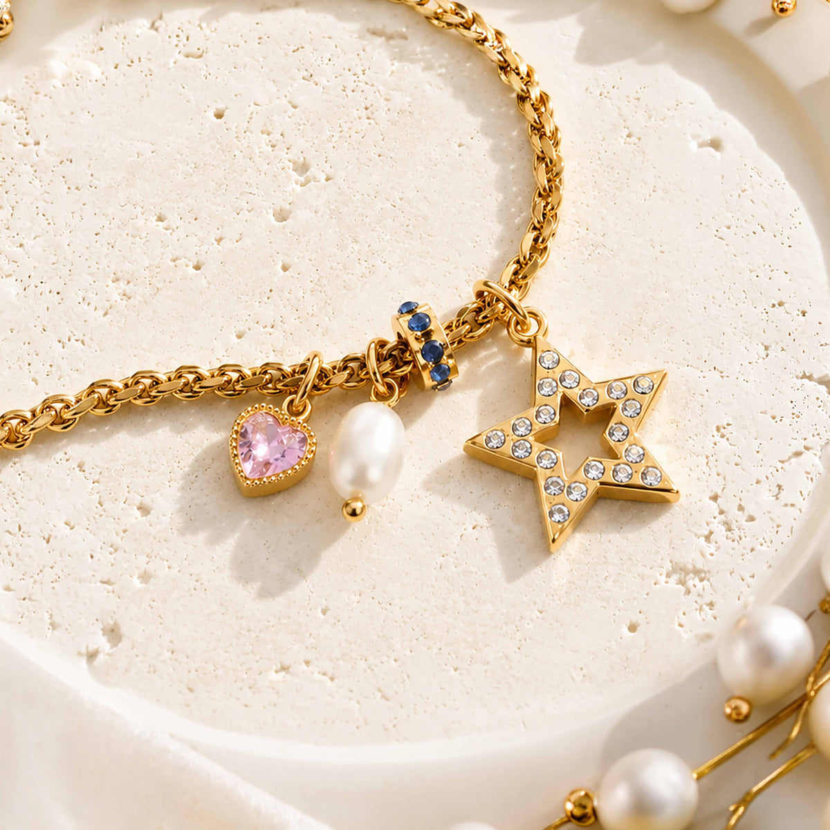 Necklaces & Pendants