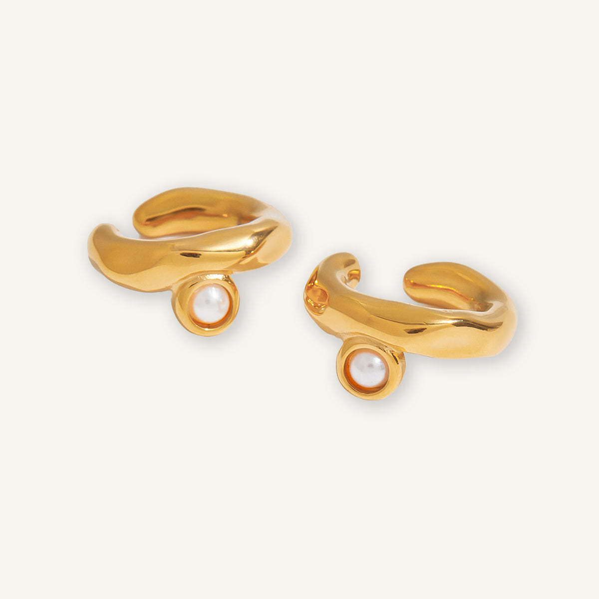 NODUS EAR GOLD PEARL EAR CUFFS