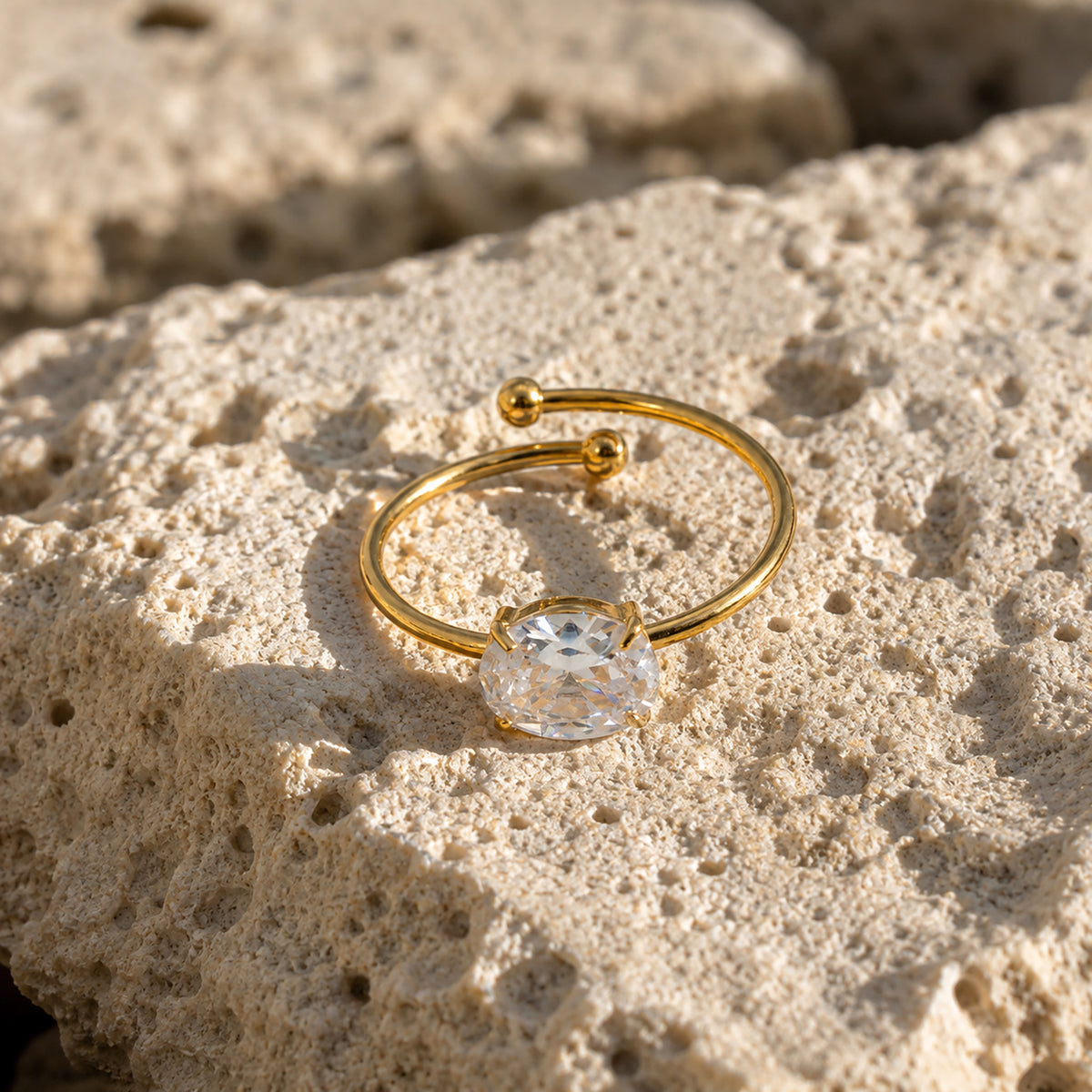 STILLA WHITE RING