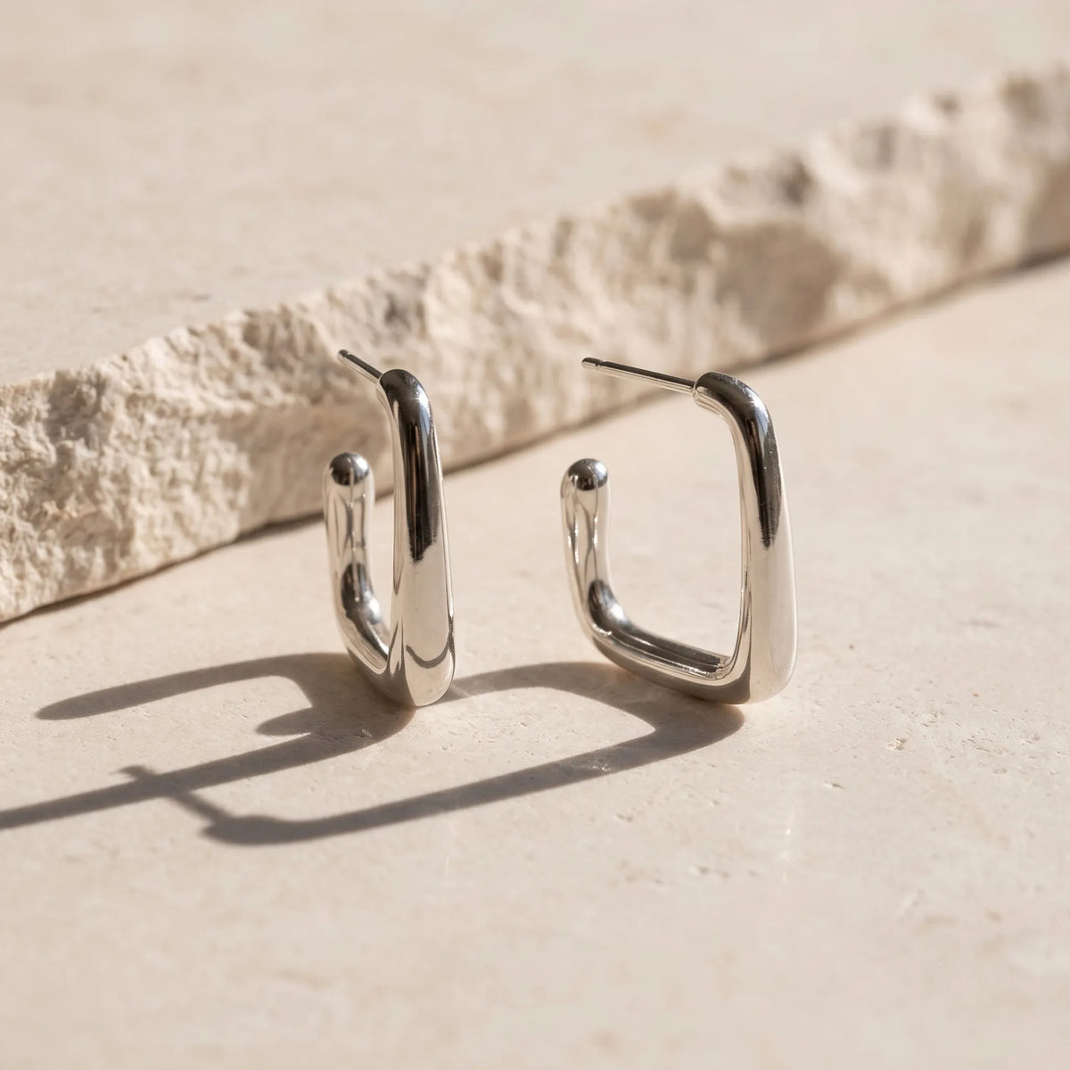 ANGULUS SILVER HOOPS
