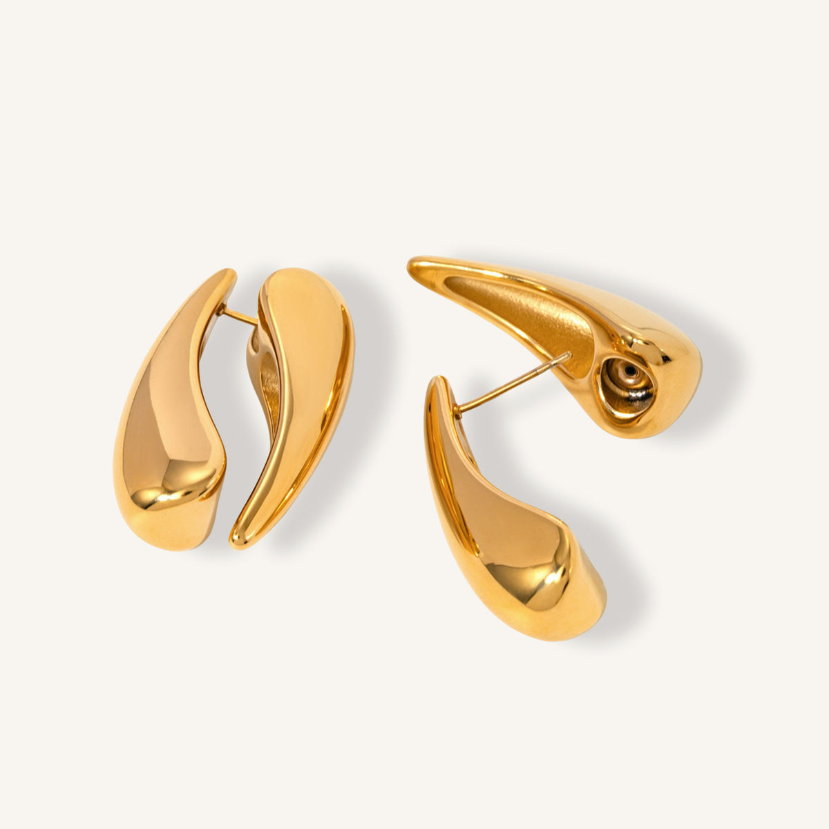 EMANATIO GOLD STUD EARRINGS