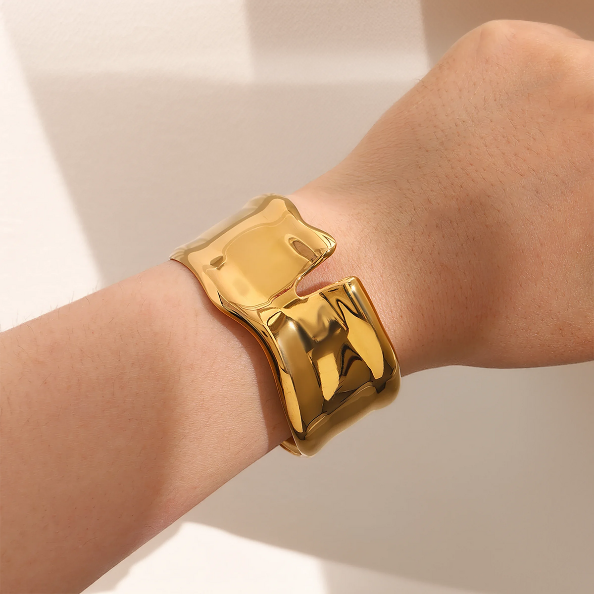 MARMOR GOLD OPEN CUFF