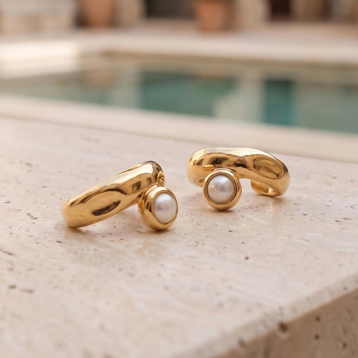 NODUS EAR GOLD PEARL EAR CUFFS