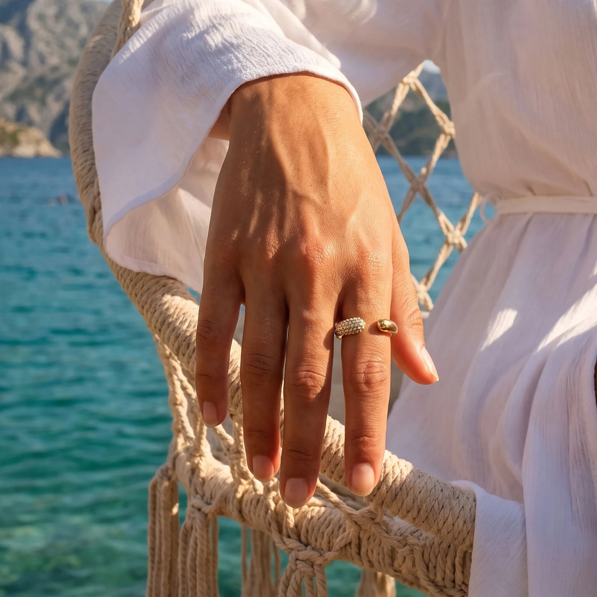 MICANS GOLD-WHITE RING
