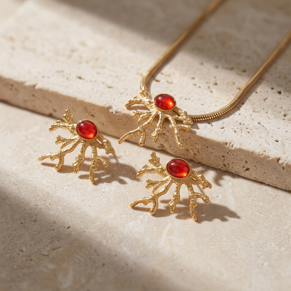 CORALI GOLD NECKLACE