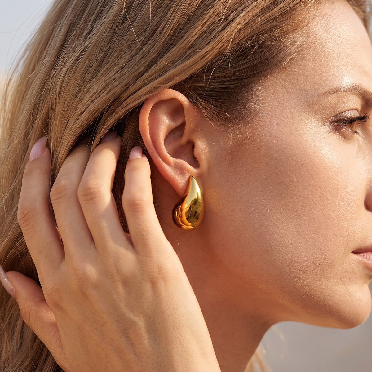 PLUVIA GOLD STUD EARRINGS