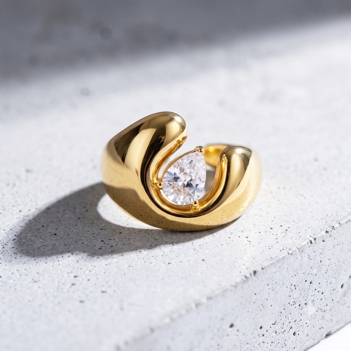 OASIS GOLD RING